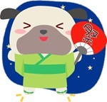 お祭り、うちわを持つパグ